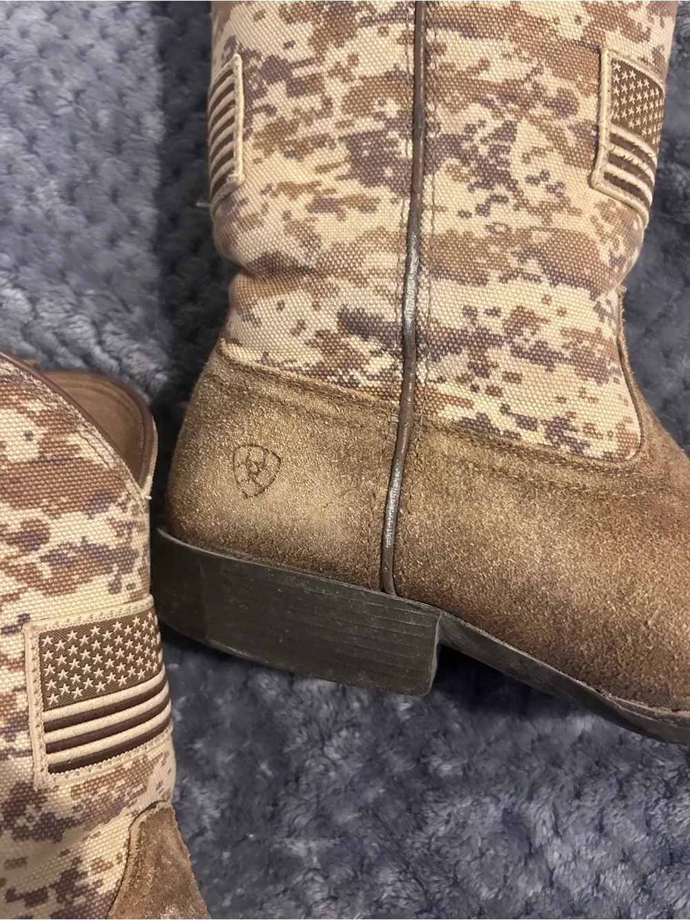 Good Condition Boys Sz5 Ariat Camo Print Patriotic Cowboy Boot American Flag
